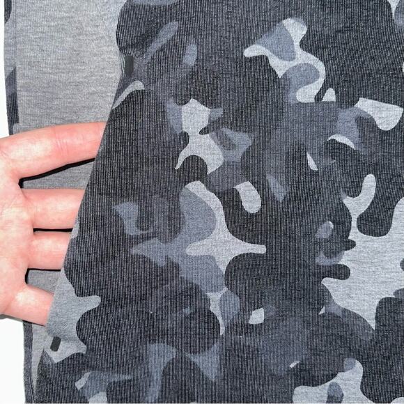 Nike Tech Cropped Carbon Heather Black Camo Crewneck Sweatshirt Size Small - Picture 12 of 16